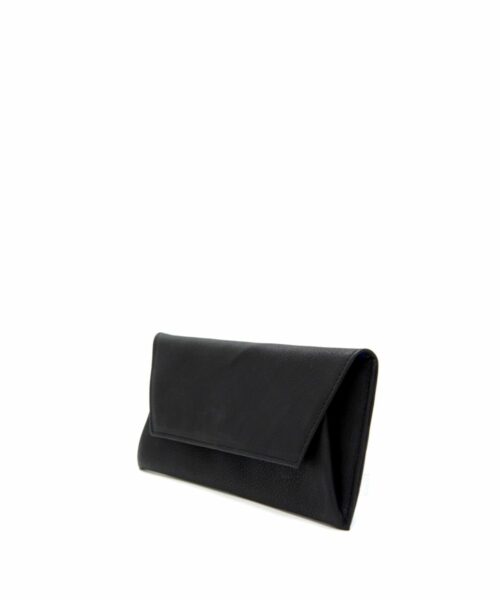 LUMI Thor Wallet, in black. Created using vegetable tanned, pull-up waxed leather.