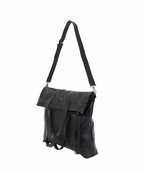 LUMI Mia XXL Tote in black.