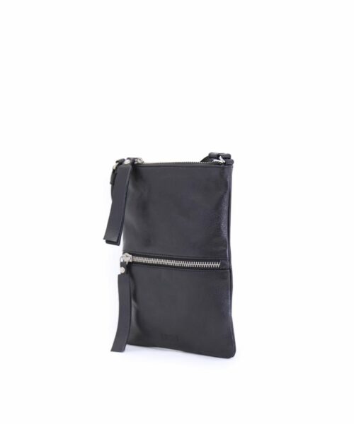 LUMI Hilda Double Pouch, in black, is made of vegetable tanned goat leather. Chemical free dyeing.