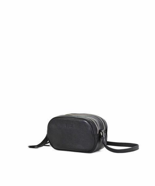 LUMI Jasmin Oval Bag in black.