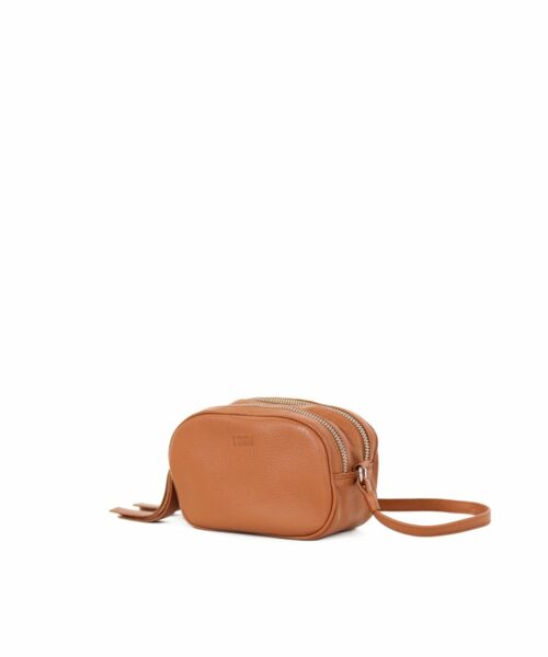 LUMI Jasmin Oval Bag in cognac.