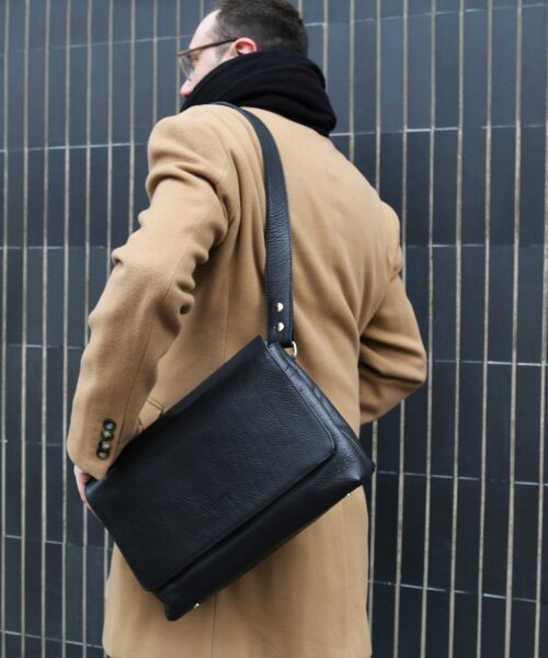 LUMI Hagar Messenger Bag Black