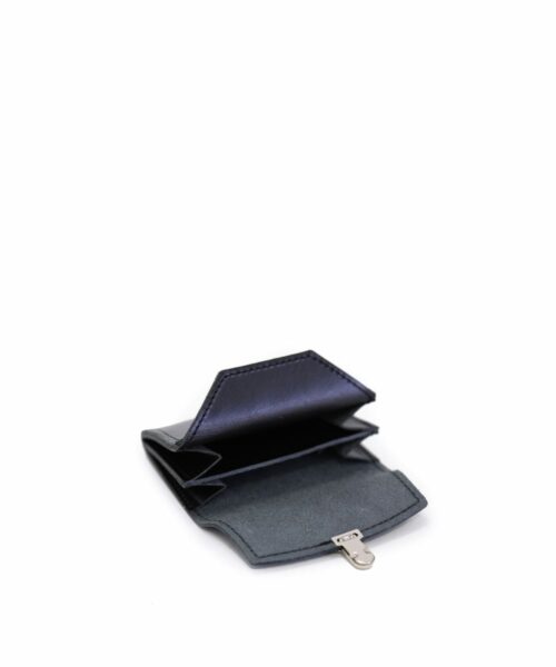 LUMI Petrus Coin Purse, in black, is created using natural vegetable tanned cow leather.