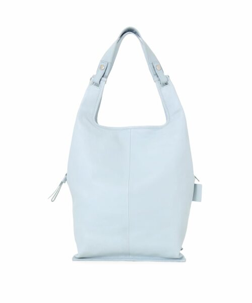 LUMI Light Supermarket Bag Large in fresh and soft light blue. You will love it as your go-to bag for your everyday adventures – it’s lightweight, roomy and functional. All Supermarket Bags come with exchangeable short handles and a long strap to carry on shoulder or cross body.