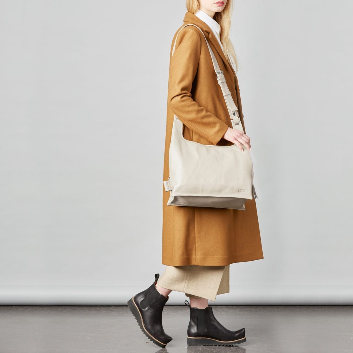 LUMI Light Supermarket Bag X-Large beautiful light taupe.