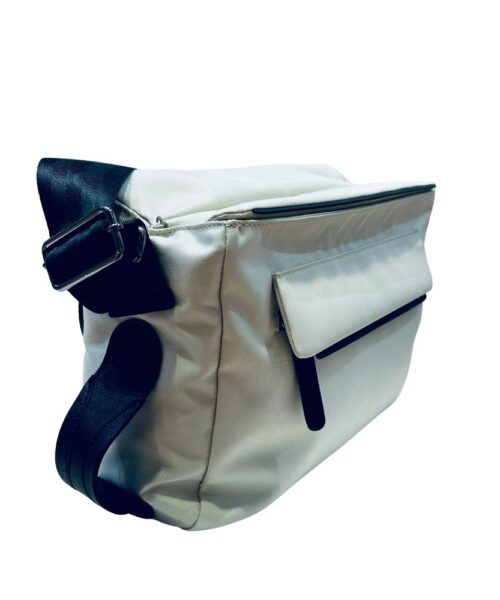 Alternative view of Large Pocket Beige