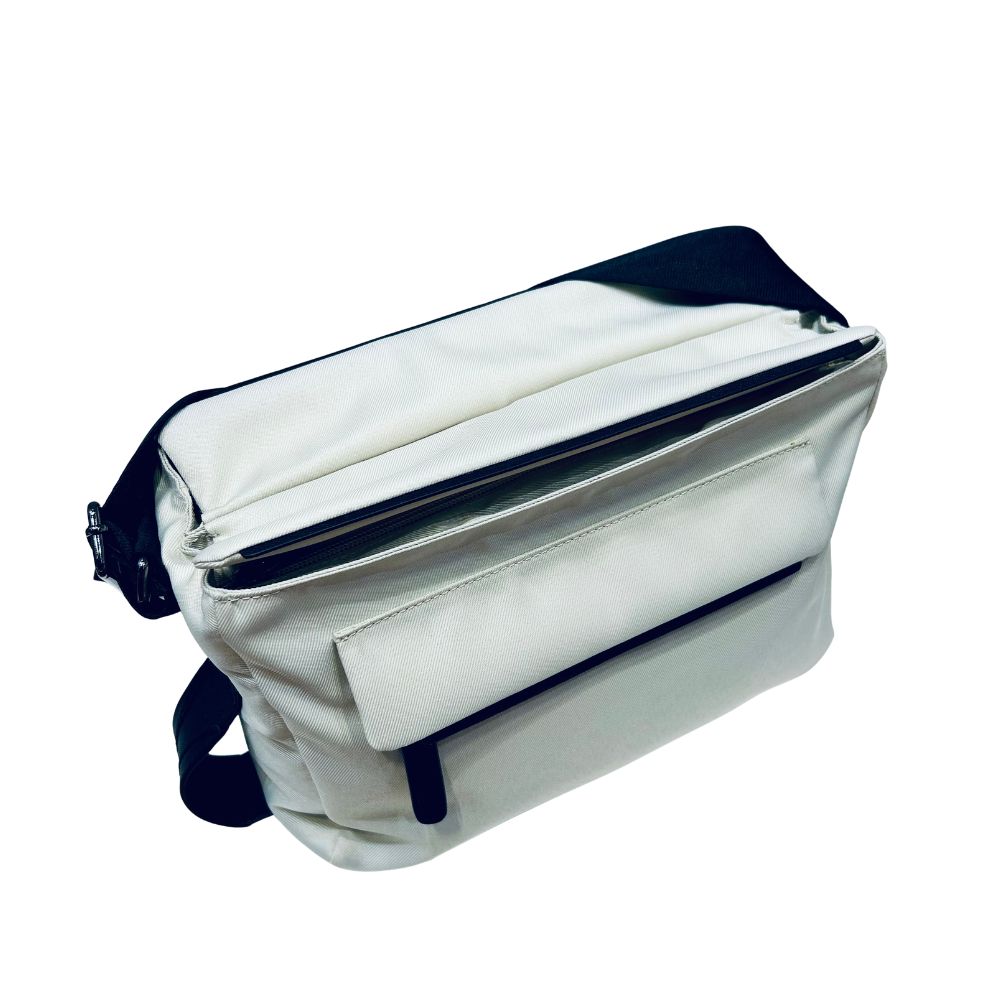 Large Pocket Beige - Image 4